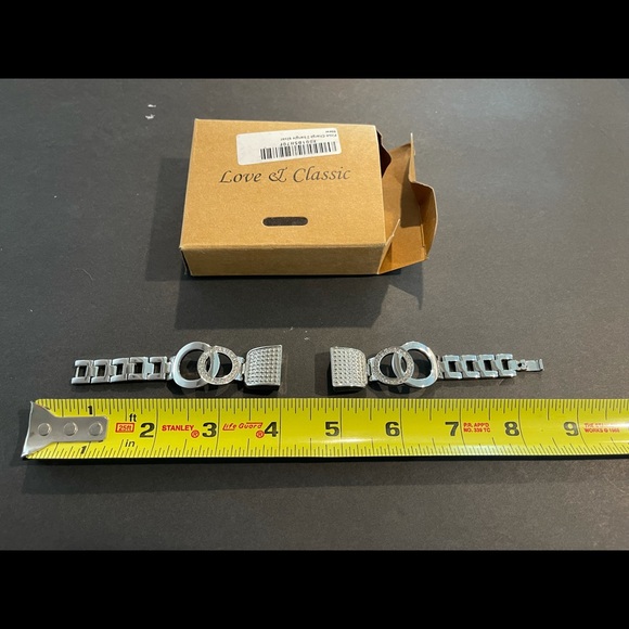 Fit bit 2 alternate band - Picture 3 of 10